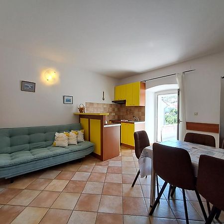 Appartamento Greta Vrbnik Esterno foto
