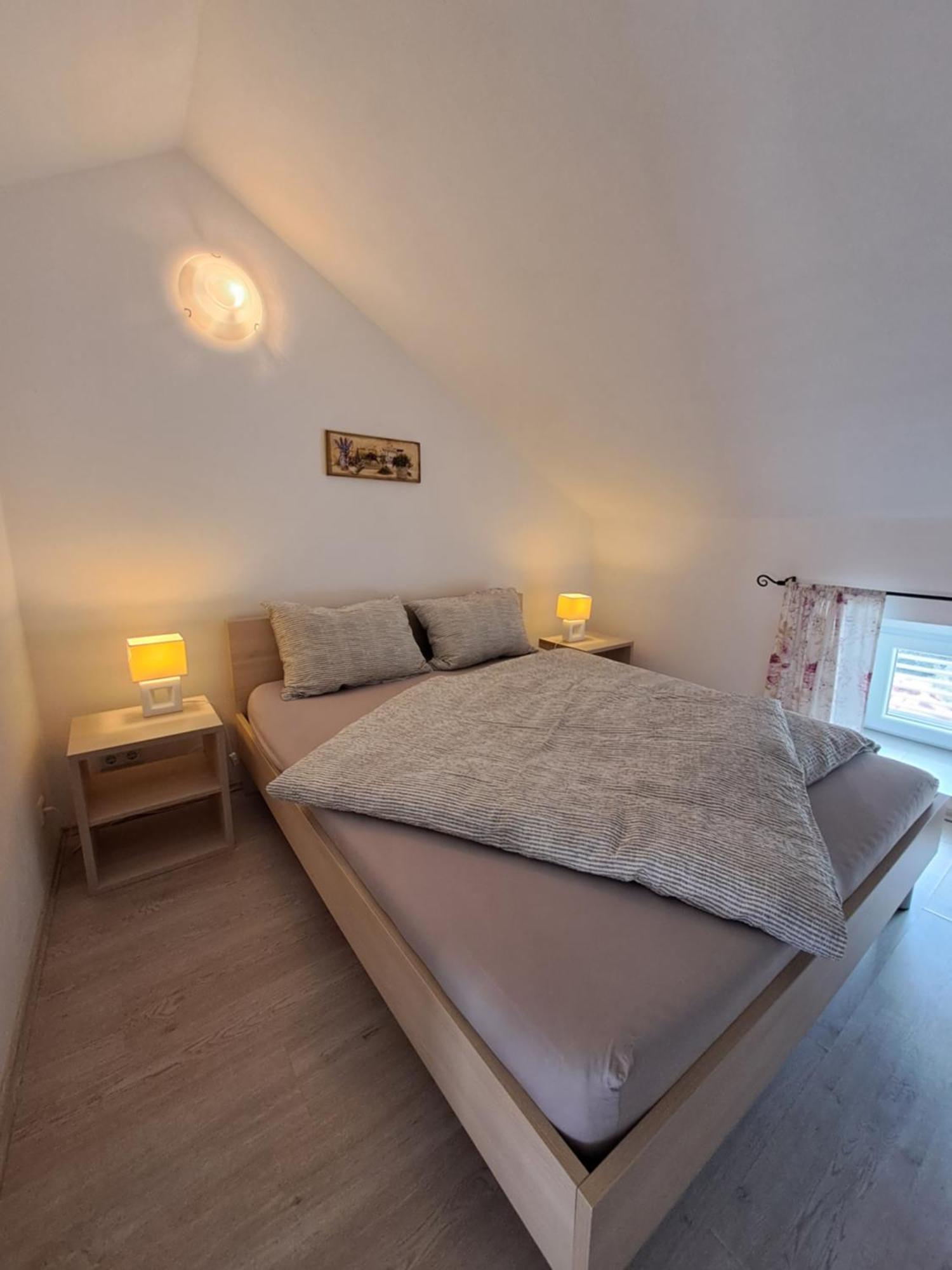 Appartamento Greta Vrbnik Esterno foto