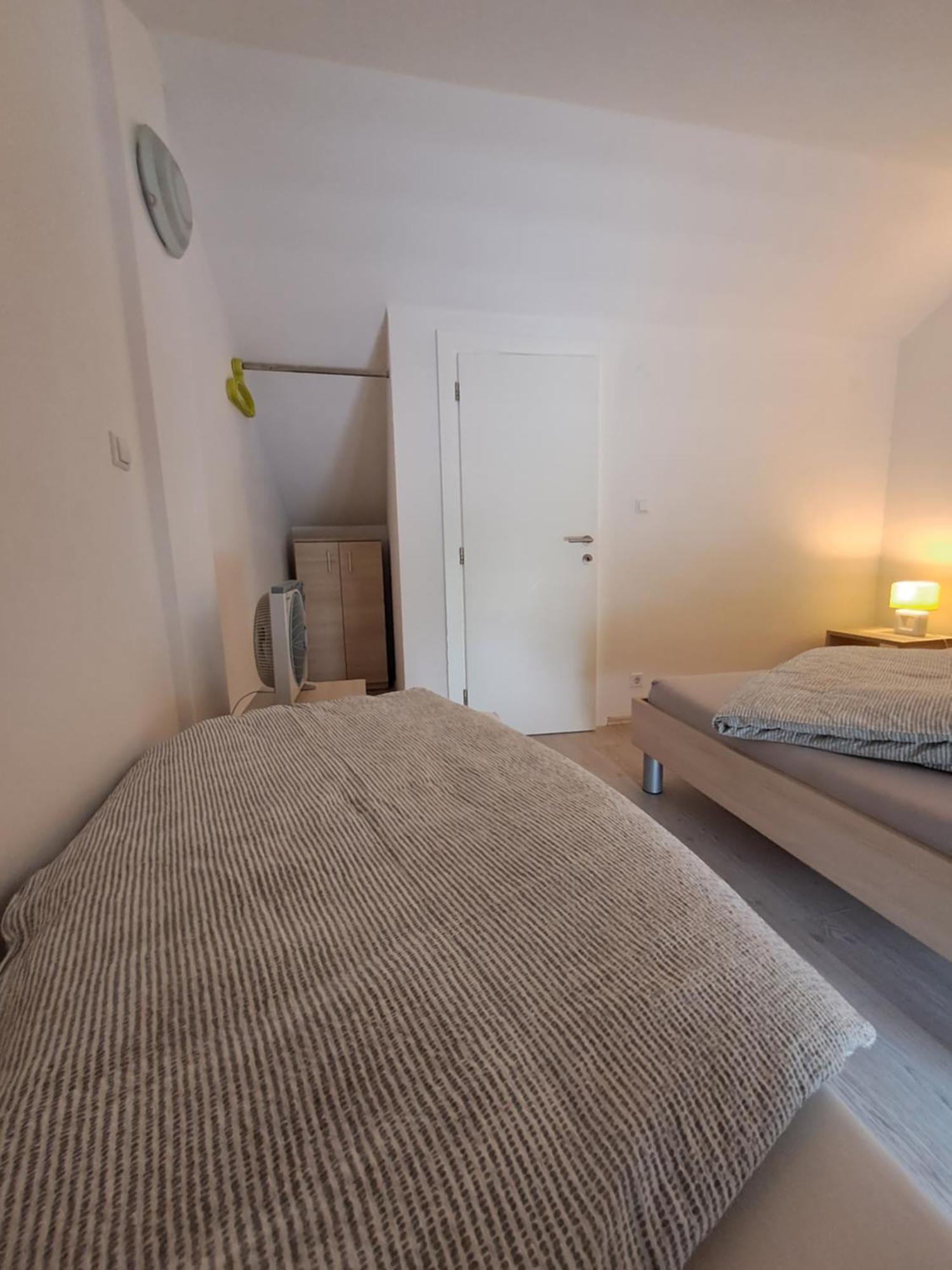 Appartamento Greta Vrbnik Esterno foto