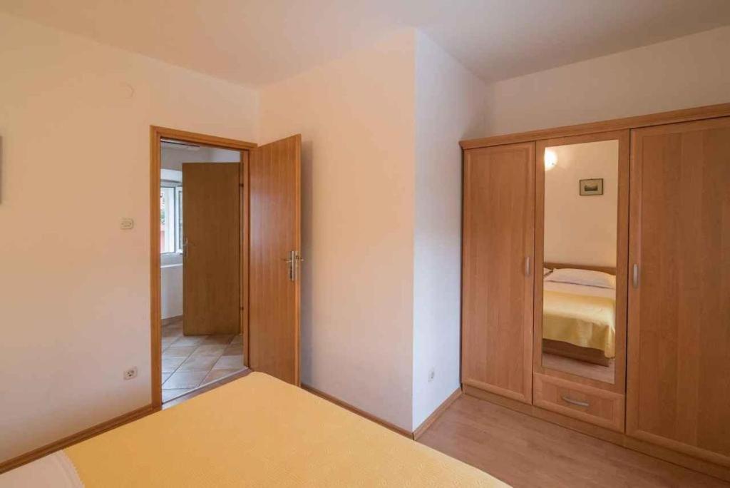 Appartamento Greta Vrbnik Esterno foto