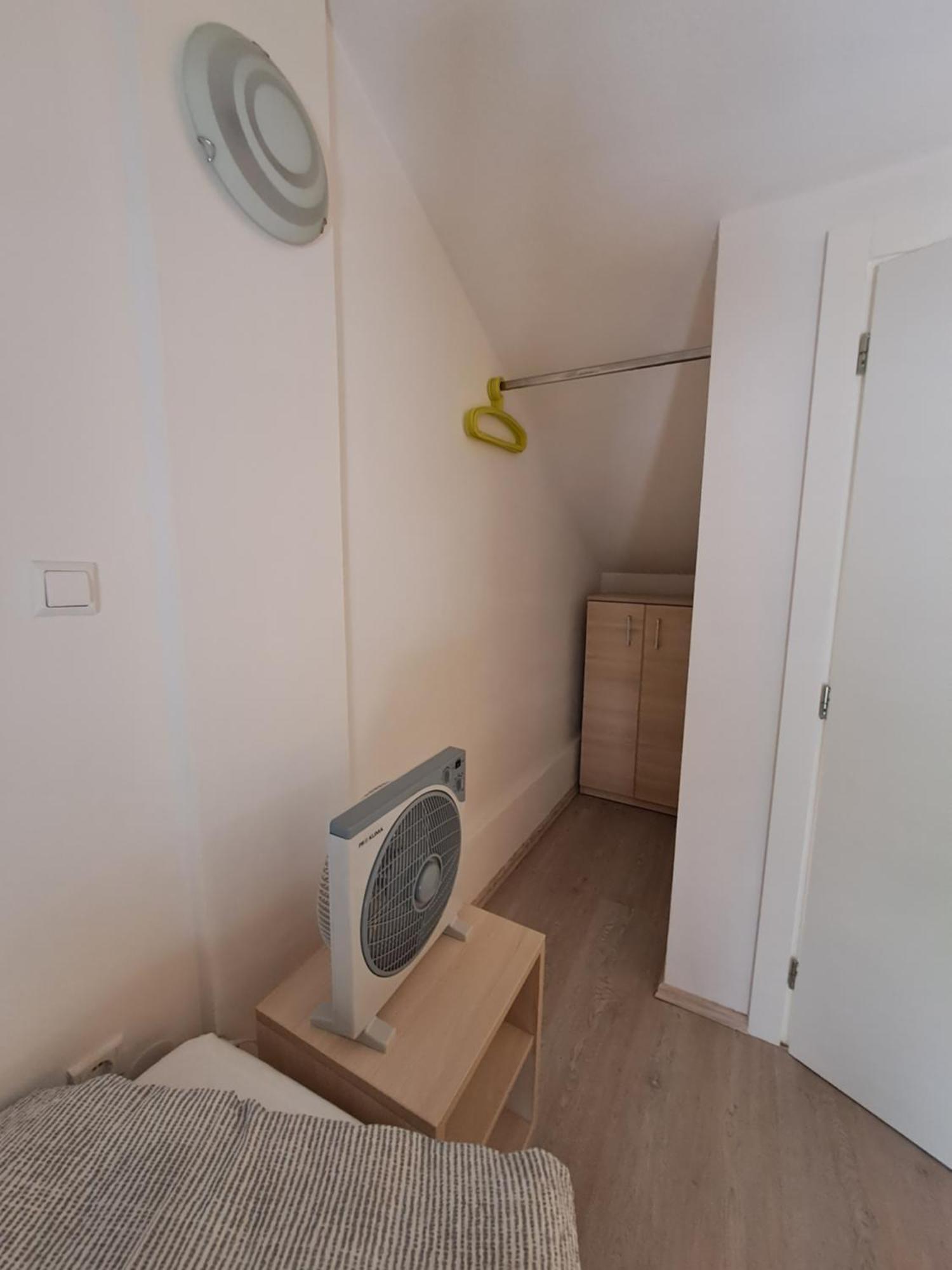 Appartamento Greta Vrbnik Esterno foto