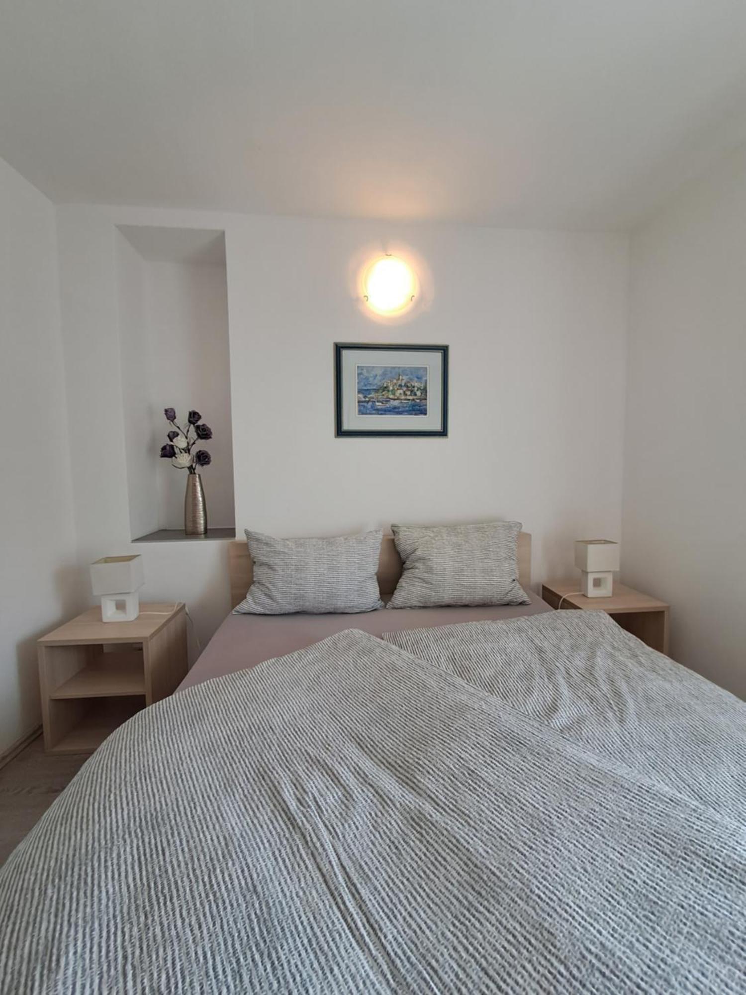 Appartamento Greta Vrbnik Esterno foto