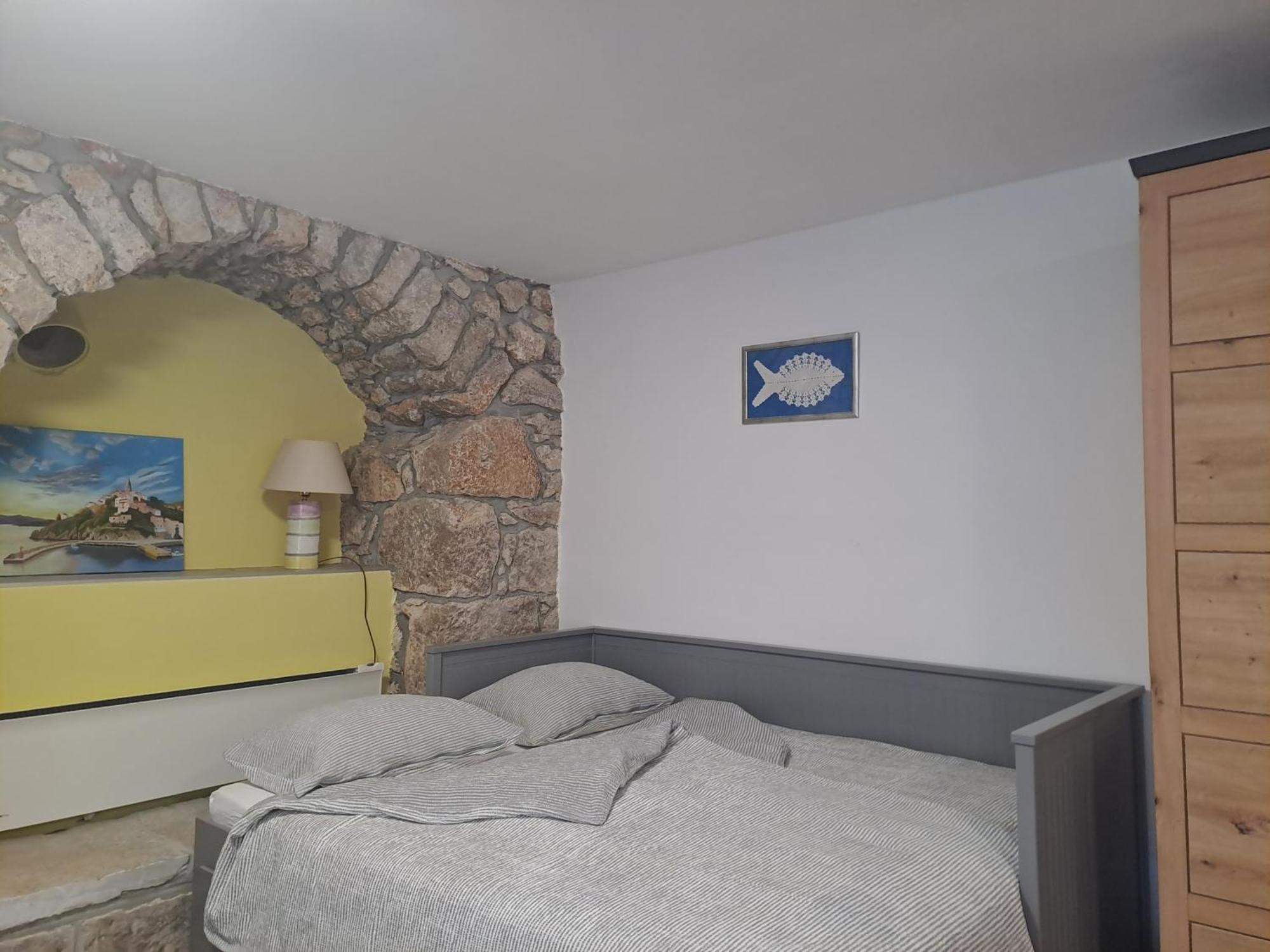 Appartamento Greta Vrbnik Esterno foto