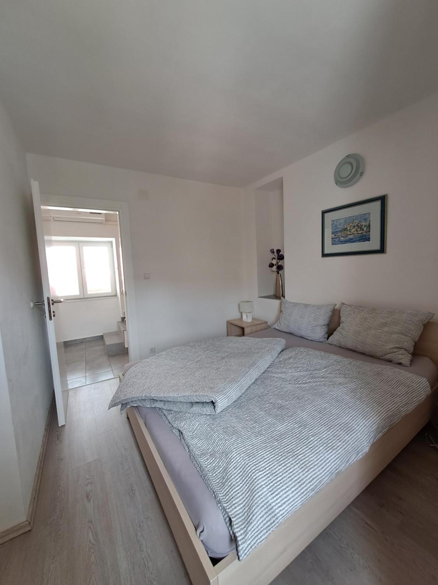 Appartamento Greta Vrbnik Esterno foto